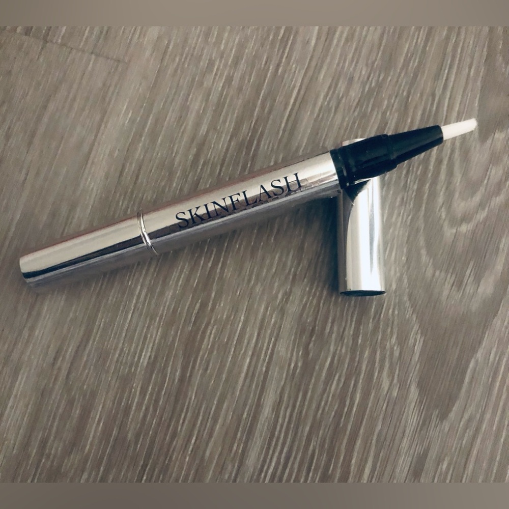 Dior SkinFlash Radiance Booster Pen 035